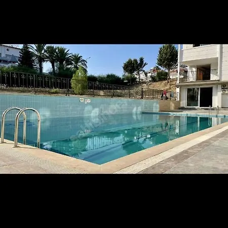 アパート Pool
